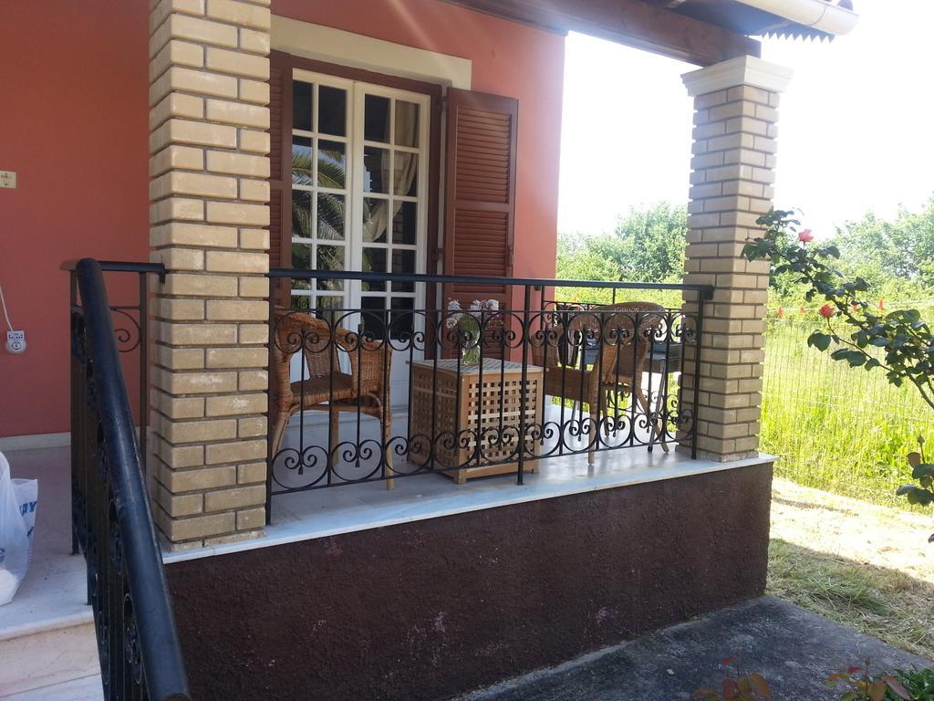 Beautiful Nearby Beach House With Garden, Private Pool And Large Yard Sidárion Pokoj fotografie